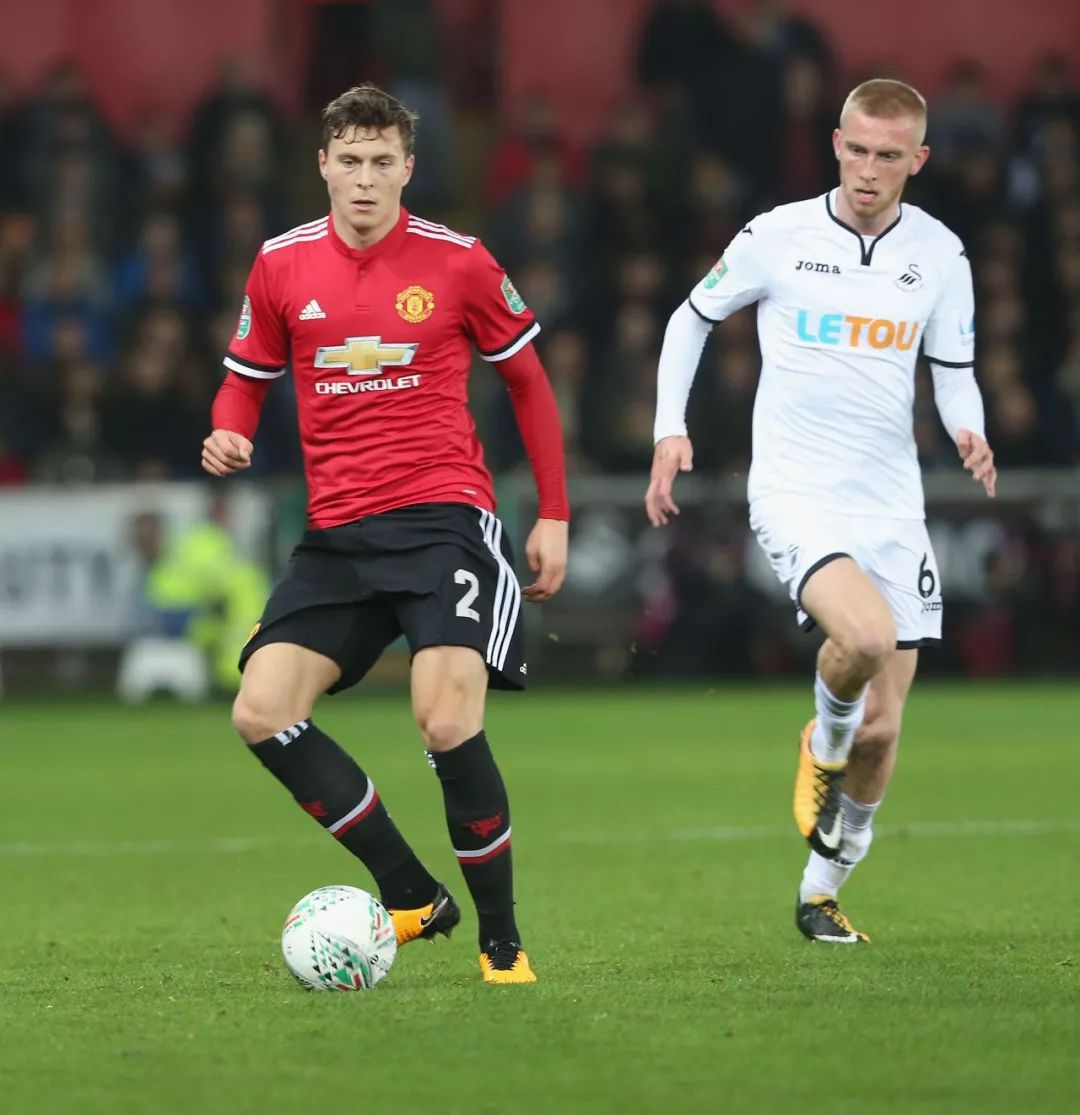 英超联赛中 英超联赛中